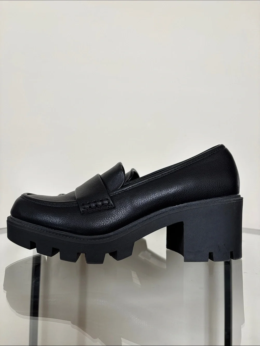 Dolce Vita Classic Black Chunky Heel Loafer Women’s Neeka Size 8 Work Office